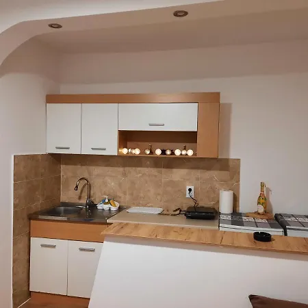 Mace Mm :) شقة Šabac