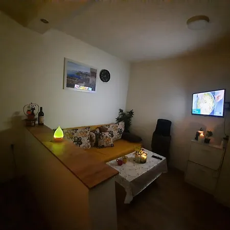 Mace Mm :) شقة Šabac